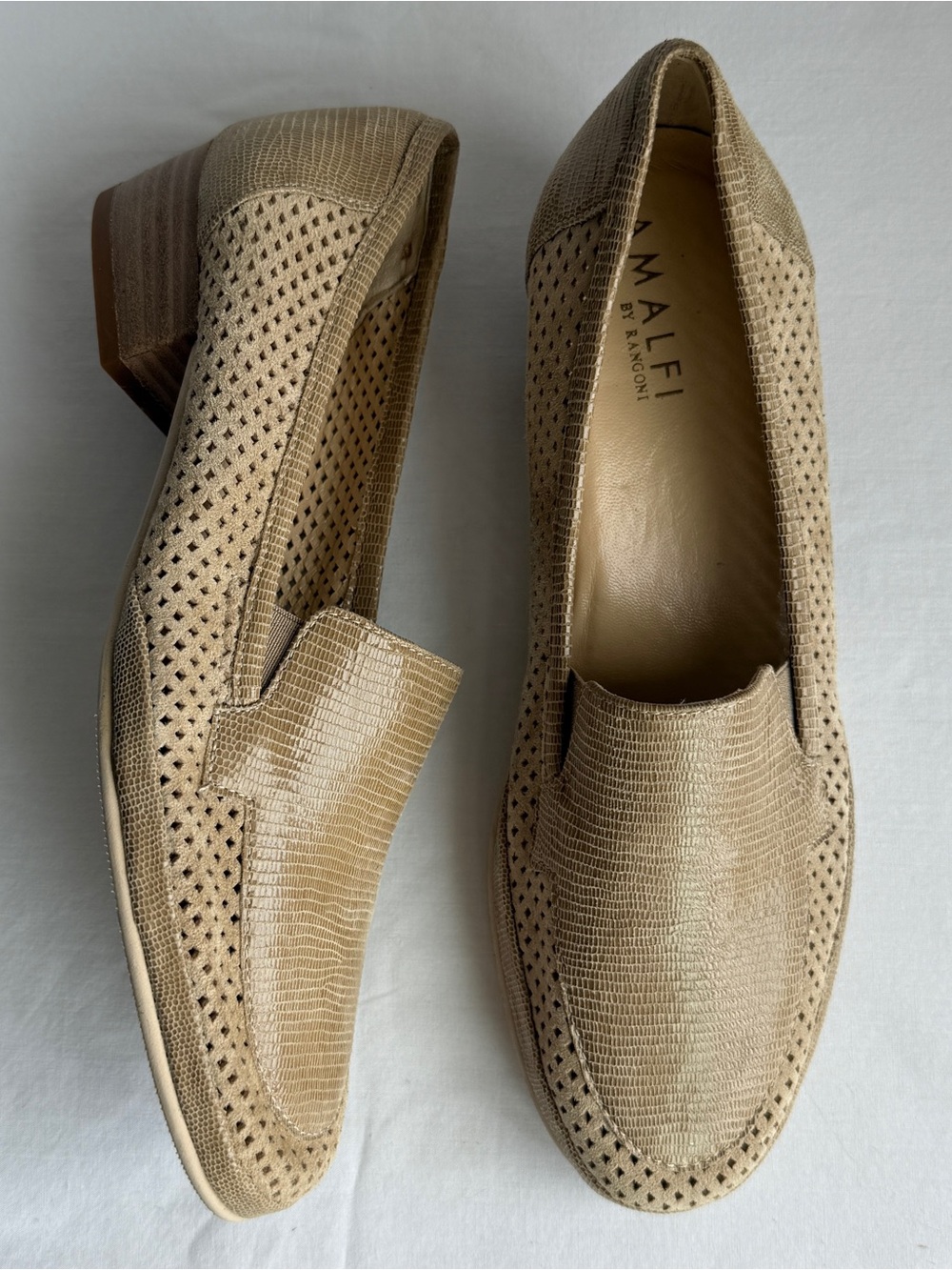 $260 Amalfi by Rangoni Italy Beige Perforated Leather Loafers Block Heel 7.5